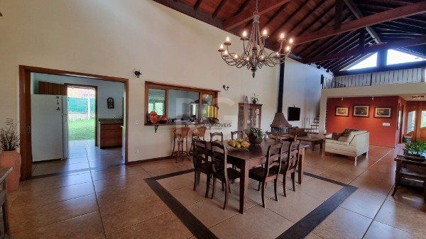 Casa para Venda - 600m², 4 dormitórios, sendo 4 suites, Vila Nova