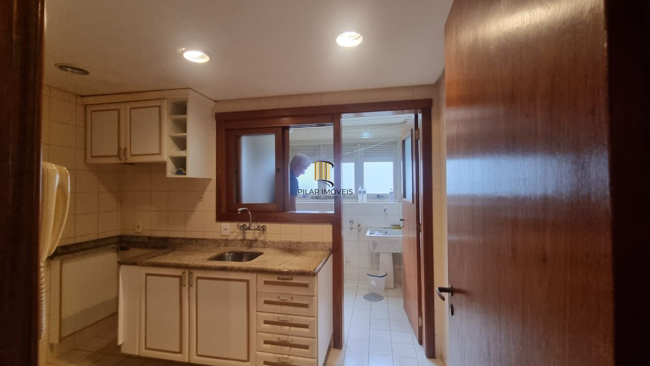 Apartamento dois dormitórios, suíte, box escriturado no Bairro Boa Vista