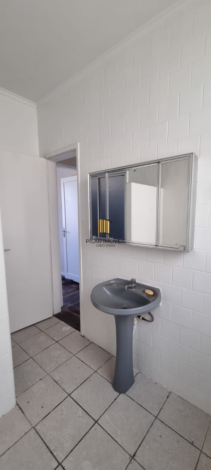 Apartamento 03 dormitórios com 01 vaga no bairro Praia de Belas