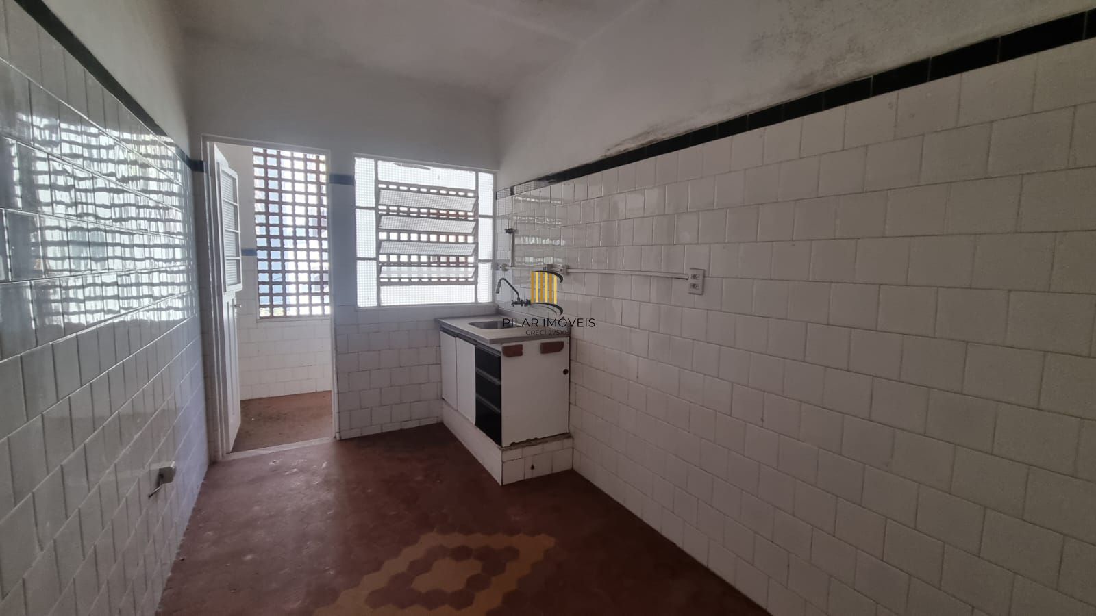 Apartamento 03 dormitórios com 01 vaga no bairro Praia de Belas