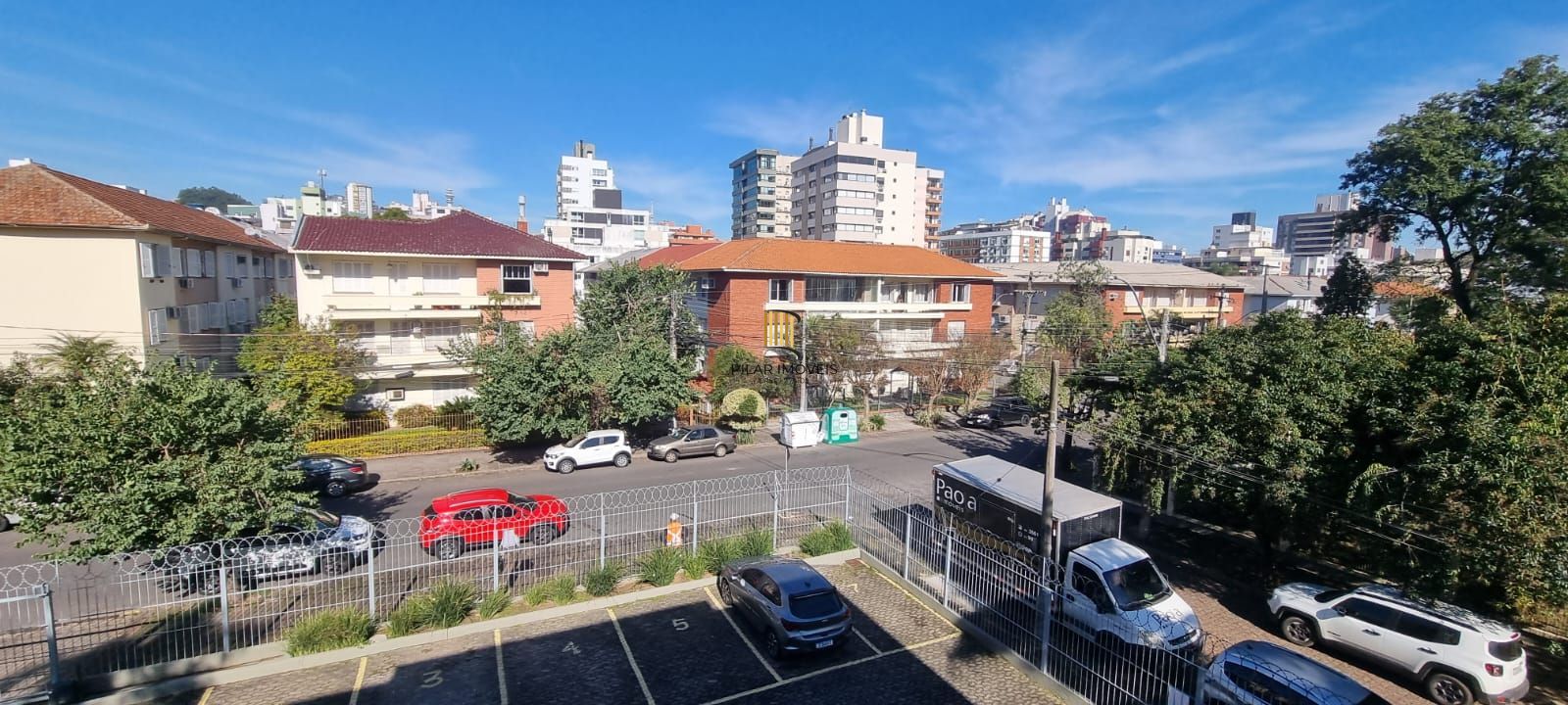 Apartamento 03 dormitórios com 01 vaga no bairro Praia de Belas