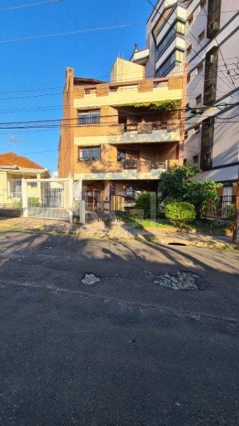 Outros para Venda - 664.91m², 9 dormitórios, sendo 3 suites, 6 vagas - São João