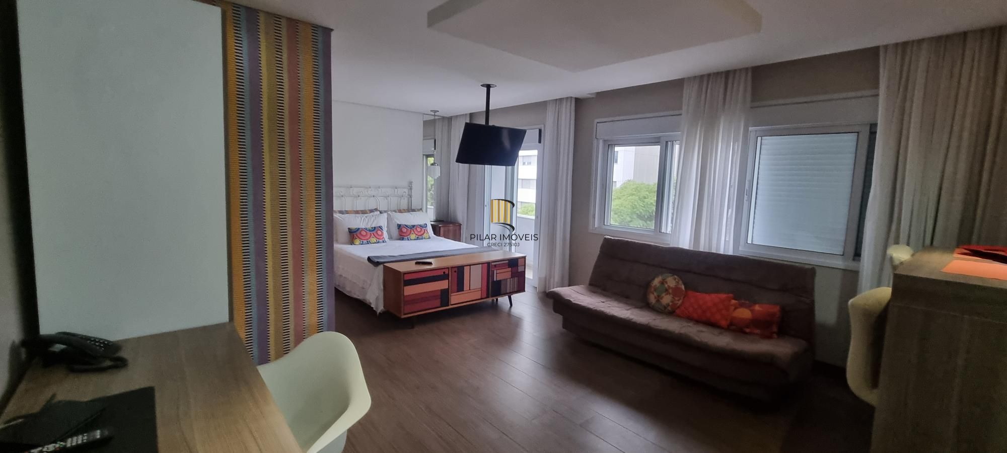 Apartamento tipo estúdio, mobiliado completo, no coração do Bairro Moinhos de Vento.