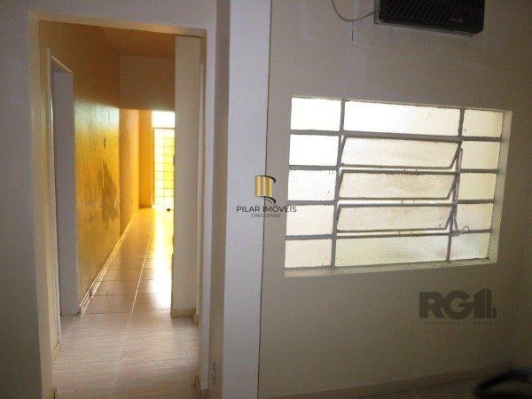 Edifício (prédio) com 03 apartamentos de 01 dormitório no Bairro Auxiliadora