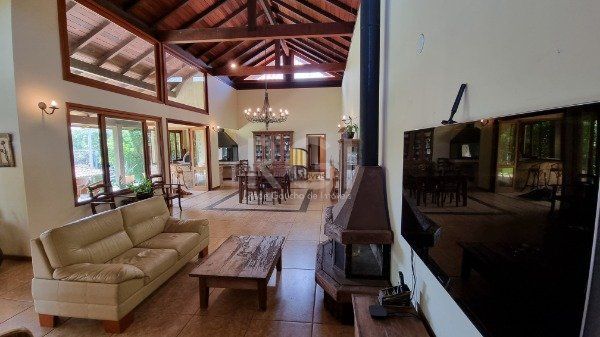 Casa para Venda - 600m², 4 dormitórios, sendo 4 suites, Vila Nova