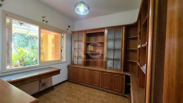 Casa para Venda - 352m², 5 dormitórios, sendo 1 suites, 4 vagas - Rubem Berta