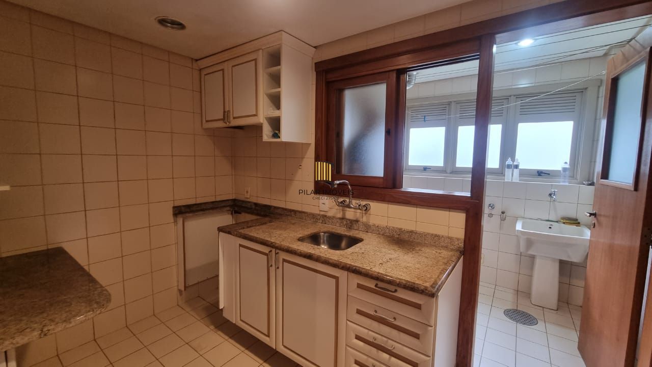 Apartamento dois dormitórios, suíte, box escriturado no Bairro Boa Vista