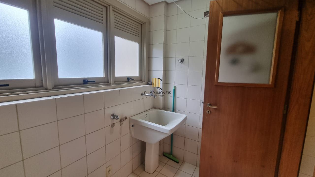 Apartamento dois dormitórios, suíte, box escriturado no Bairro Boa Vista