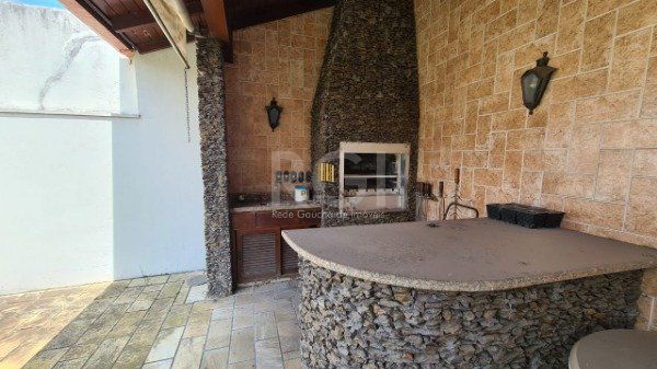 Casa para Venda - 352m², 5 dormitórios, sendo 1 suites, 4 vagas - Rubem Berta