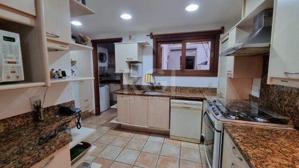 Casa Condominio para Venda - 420m², 4 dormitórios, sendo 4 suites, 4 vagas - Boa Vista