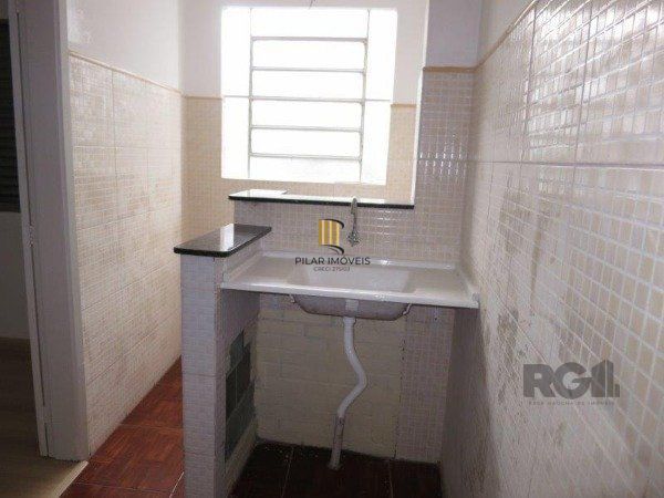 Edifício (prédio) com 03 apartamentos de 01 dormitório no Bairro Auxiliadora