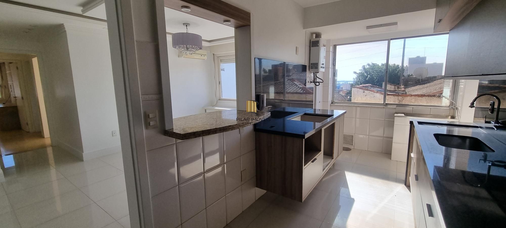 Apartamento 03 dormitórios, dependência e vaga de estacionamento no Bairro São João