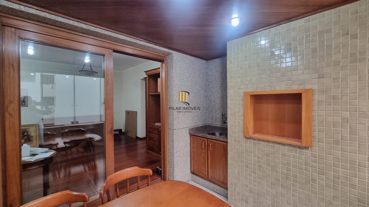Apartamento dois dormitórios, suíte, box escriturado no Bairro Boa Vista