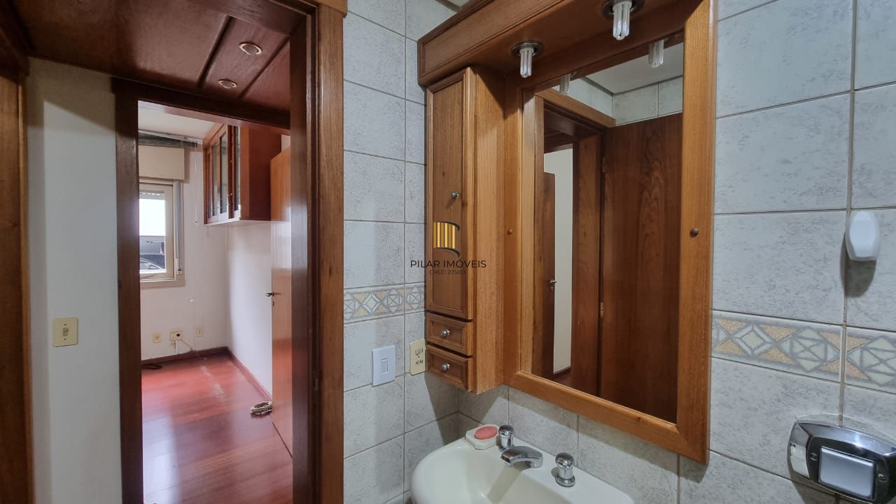 Apartamento dois dormitórios, suíte, box escriturado no Bairro Boa Vista