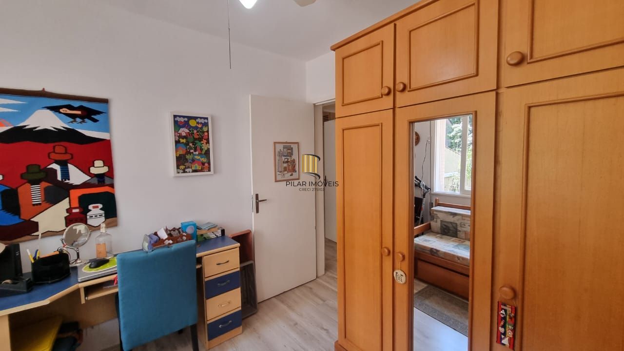 Apartamento 02 dormitórios a venda, térreo, com uma vaga de estacionamento no Bairro Auxiliadora