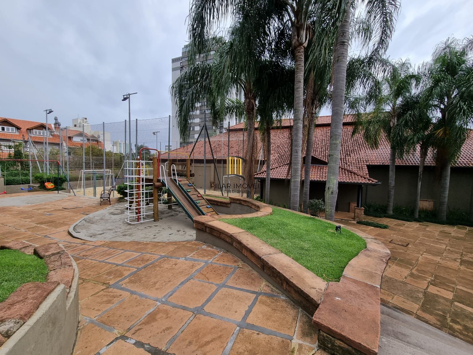 Casa em condomínio 515,73m2, 04 suítes no Bairro Boa Vista