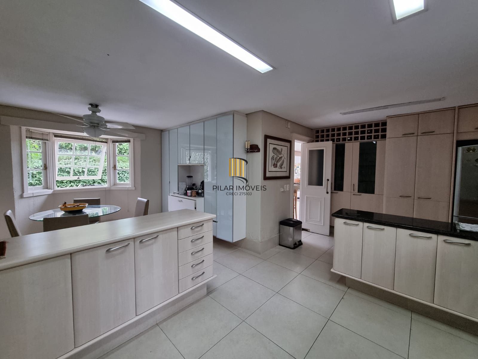 Casa em condomínio 515,73m2, 04 suítes no Bairro Boa Vista