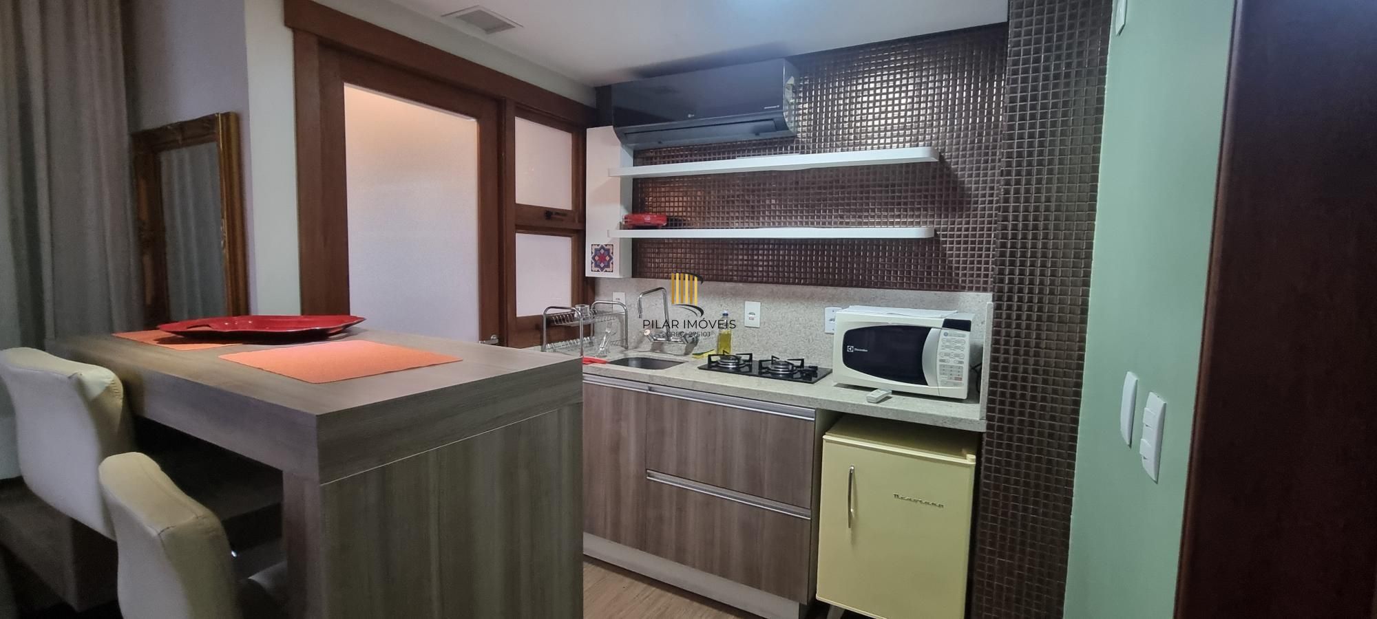 Apartamento tipo estúdio, mobiliado completo, no coração do Bairro Moinhos de Vento.
