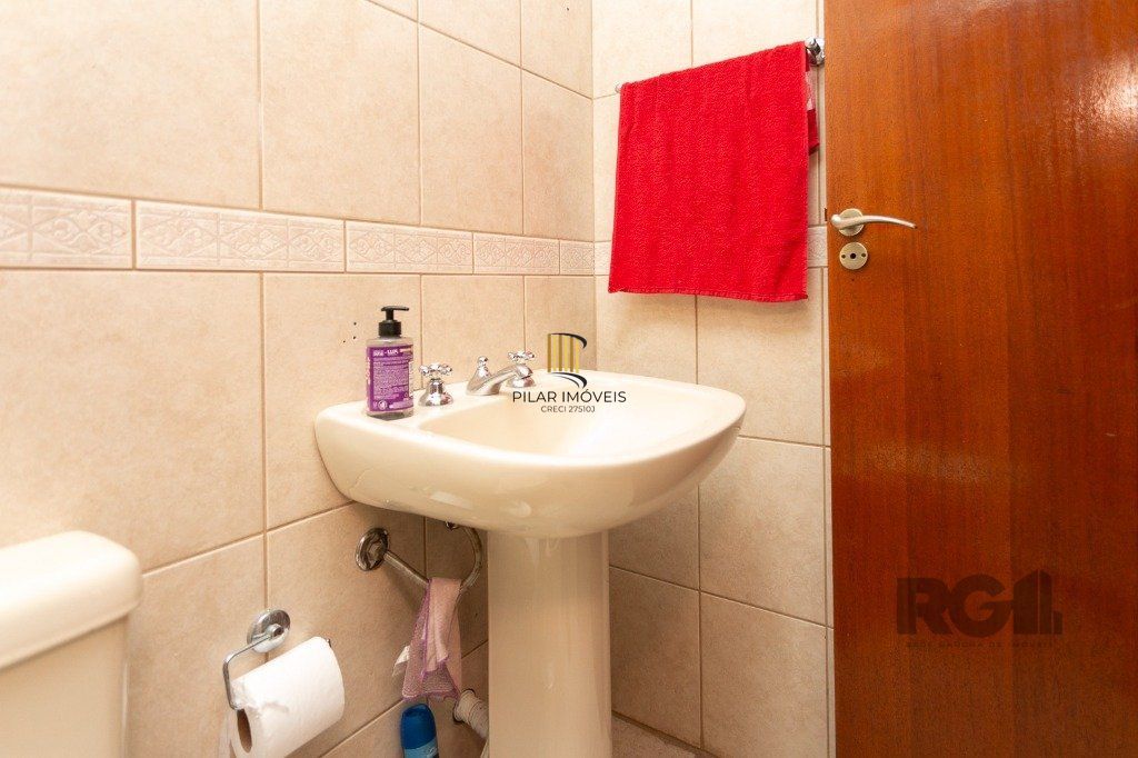 Casa com 5 dormitórios no bairro Jardim Carvalho