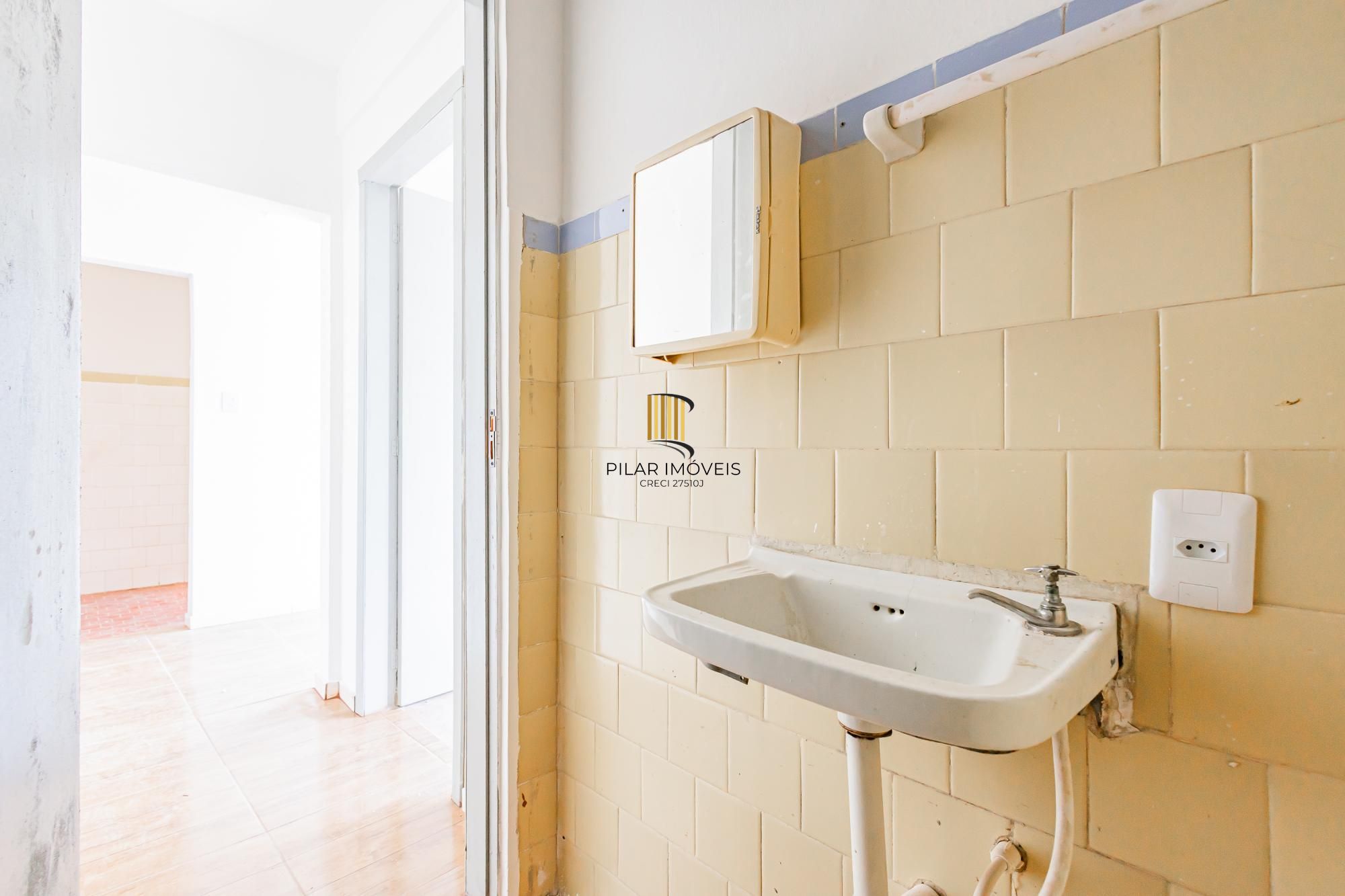 Apartamento 1 dorm à venda Rua São Carlos, Floresta - Porto Alegre