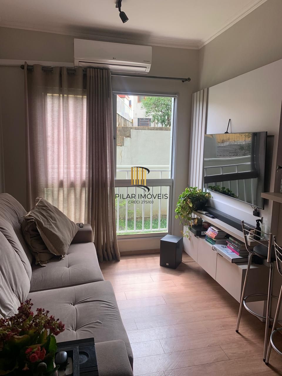 Apartamento de 2 dormitórios com 1 vaga de garagem escriturada, na Rua Dom Vital, Bairro Glória. - Pilar Imóveis