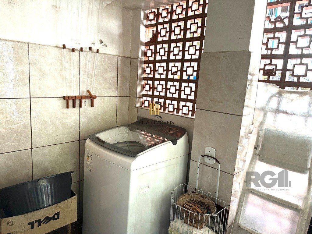 Casa 3 dormitórios no Bairro Glória, próxima a Prof. Oscar Pereira.
