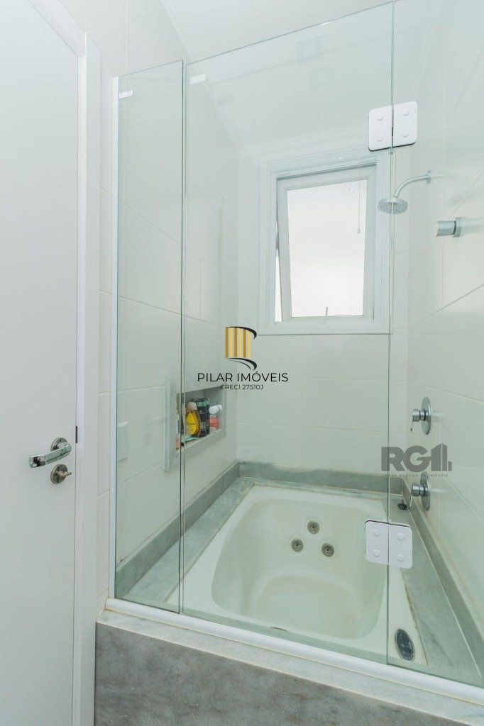 Casa Condominio para Venda - 221,59m², 3 suítes, 2 vagas - Teresópolis