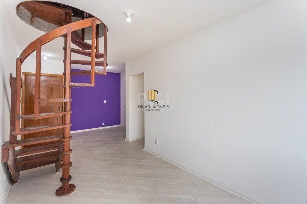 Cobertura de 140m² - 3 dormitórios, 2 banheiros, terraço com churrasqueira e 1 vaga de garagem no Bom Jesus