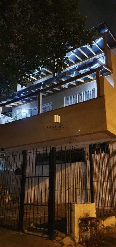 Casa 4 dormitórios no bairro Cristal
