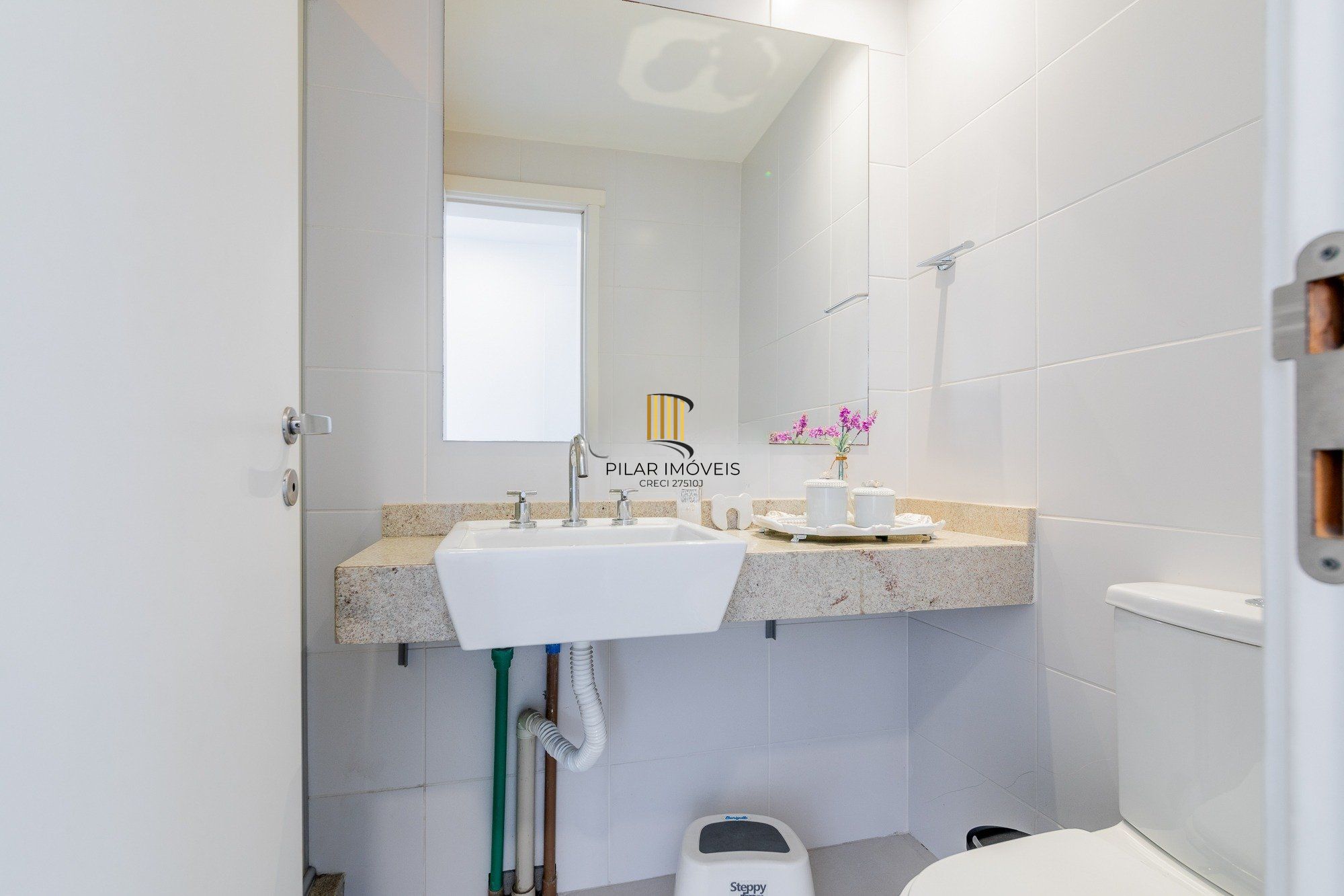 Apartamento com 3 quartos e 79m² à venda em Passo da Areia - Rua Bezerra De Menezes, Passo Da Areia, Porto Alegre