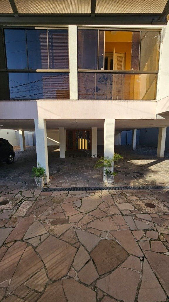 Apartamento 1 dormitório com ótima orientação solar no Bairro Nonoai.