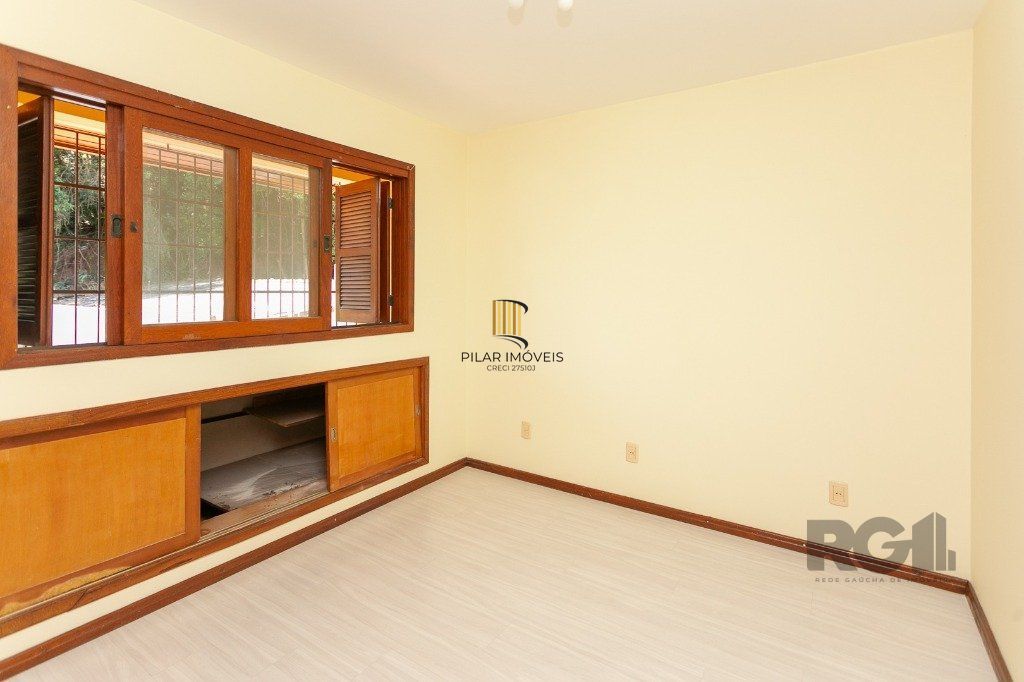 Casa com 5 dormitórios no bairro Jardim Carvalho