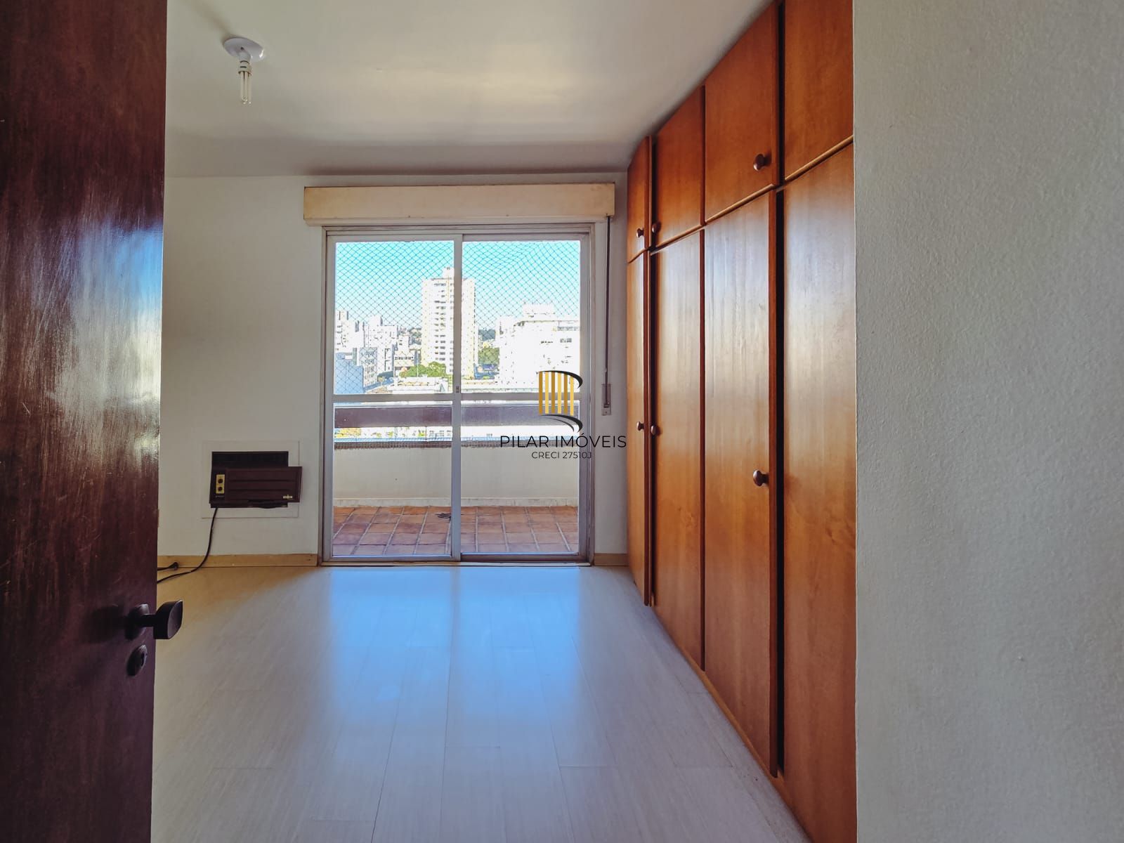 COBERTURA NO MENINO DEUS - 2 DORM, 2 BANH, 2 VAGAS COBERTAS - VISTA PANORÂMICA
