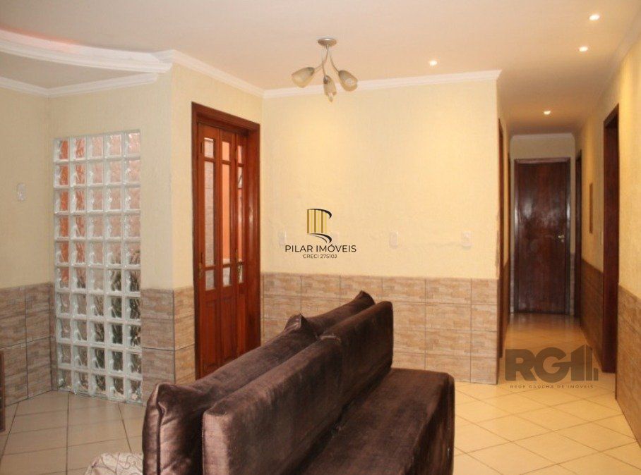 Casa 179m², 3 dormitórios, 3 vagas no bairro Parque Santa Fé
