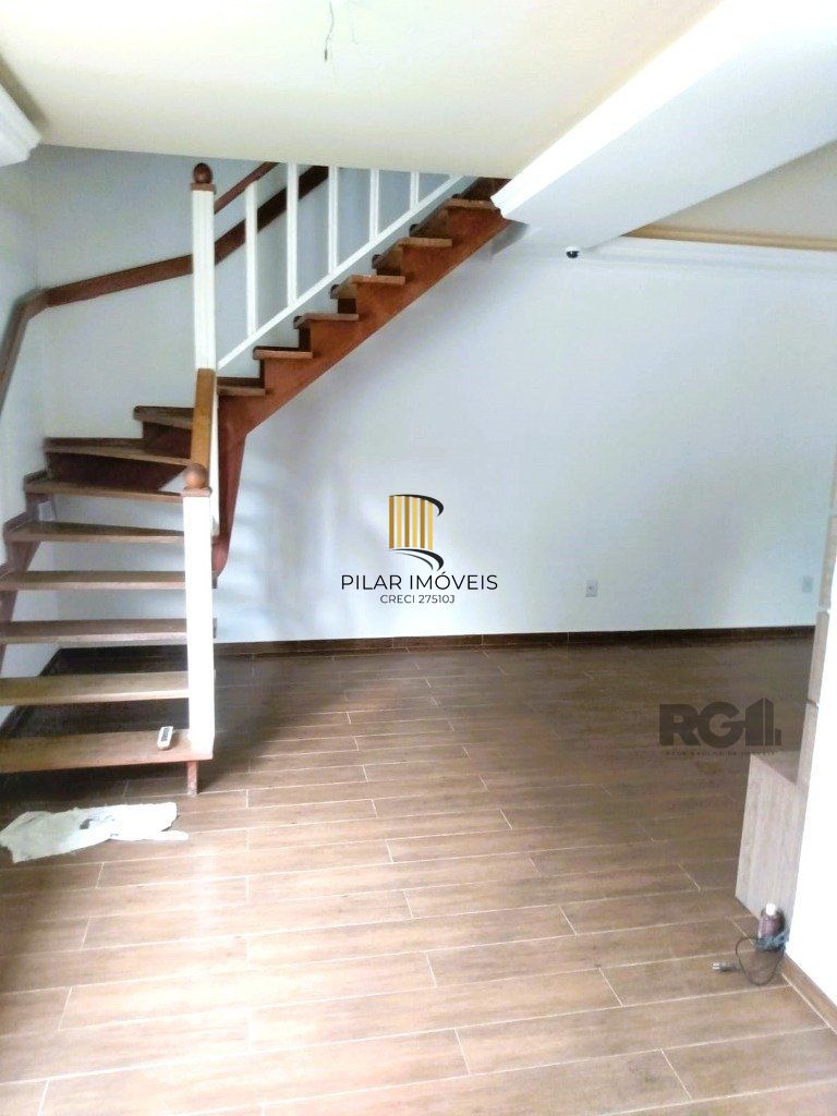 Casa de 3 dormitórios, no bairro Aberta dos Morros
