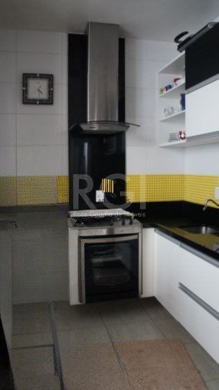 Apartamento para Venda - 77m², 3 dormitórios, Petrópolis