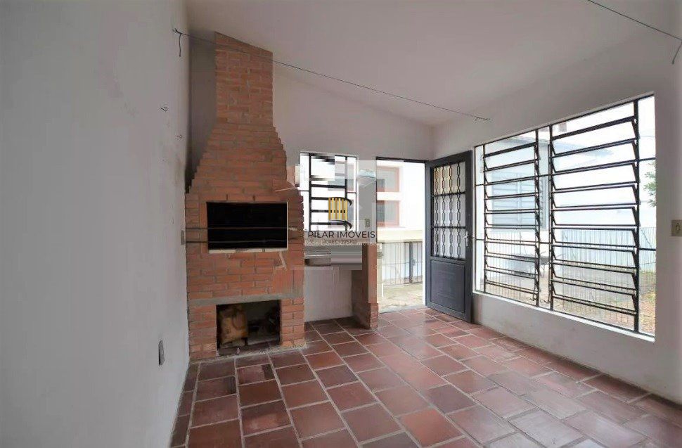 Casa para Venda - 267m², 4 dormitórios, sendo 1 suites, 2 vagas - Tristeza