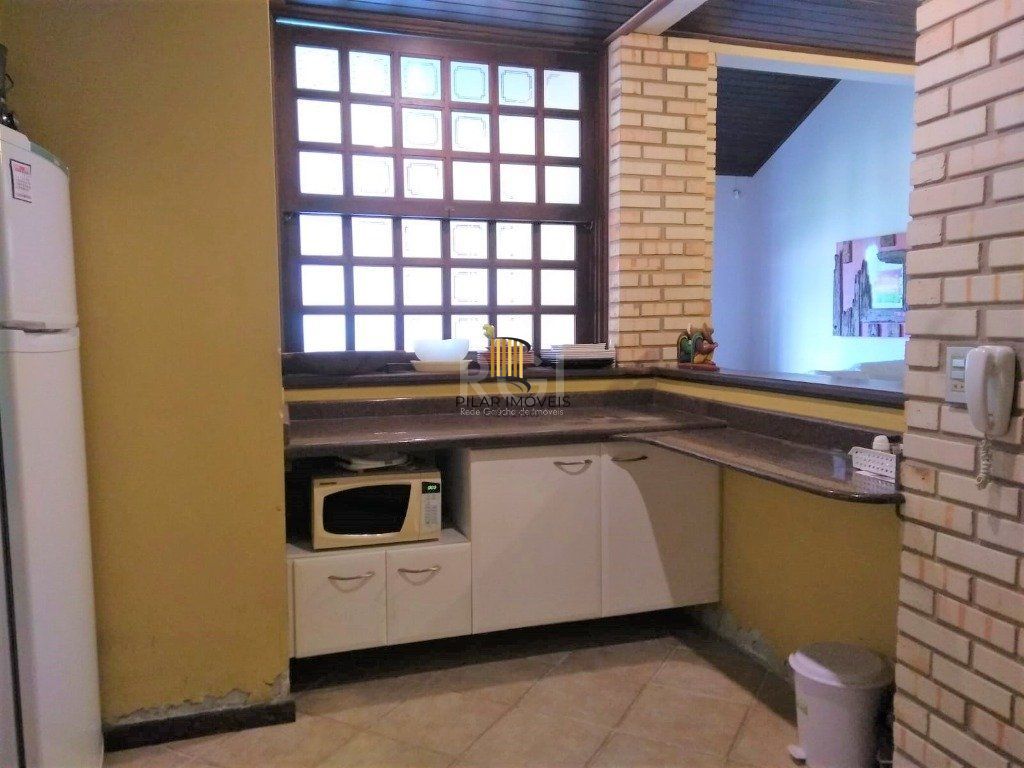 Casa para Venda - 219m², 3 dormitórios, sendo 1 suites, 4 vagas - Menino Deus