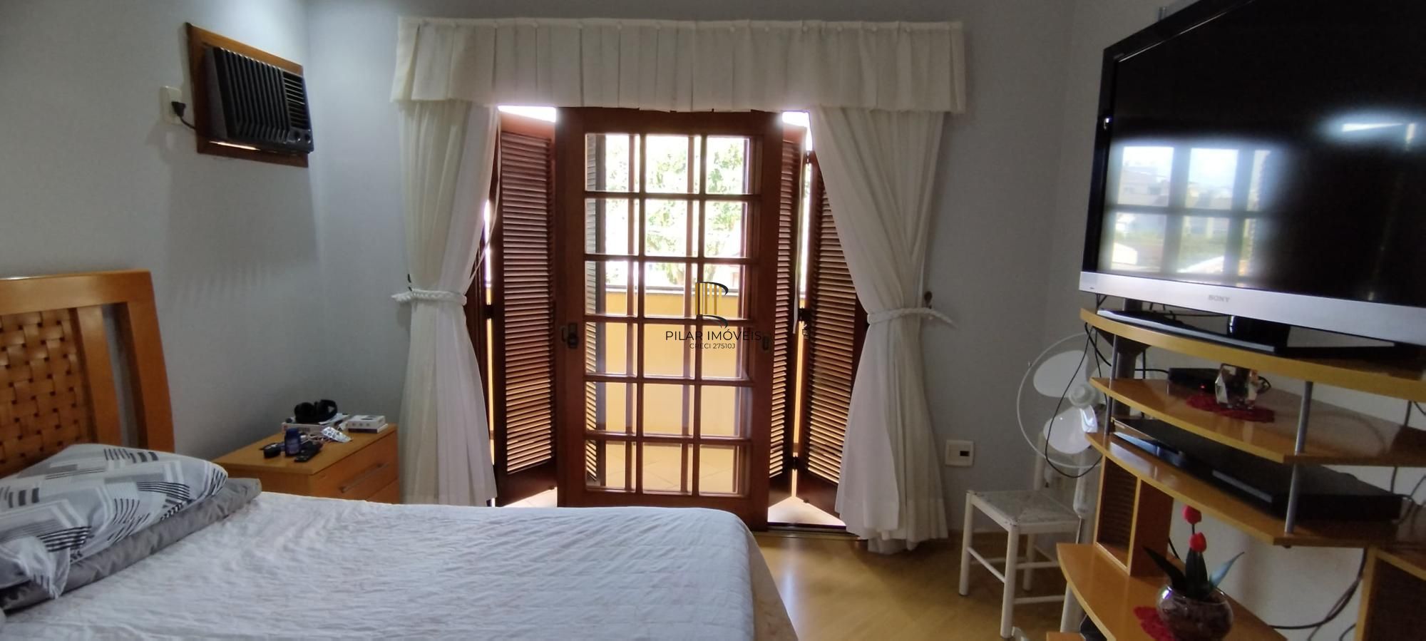Casa 348m², 4 dormitórios, 2 vagas no bairro Nonoai