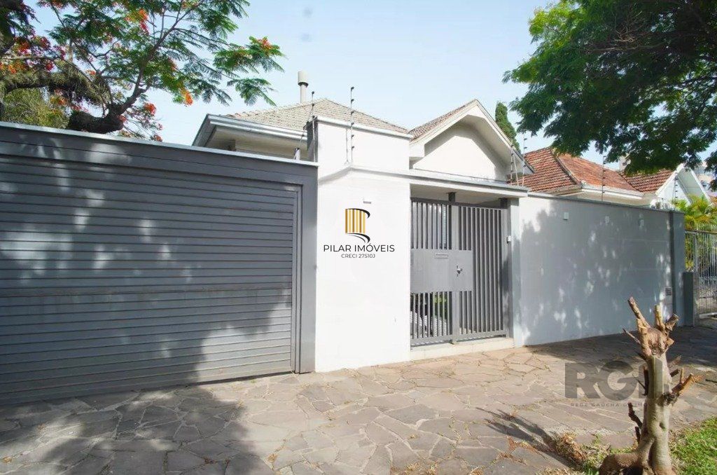 Casa reformada com 3 dormitórios, 5 vagas no bairro São João - Pilar Imóveis