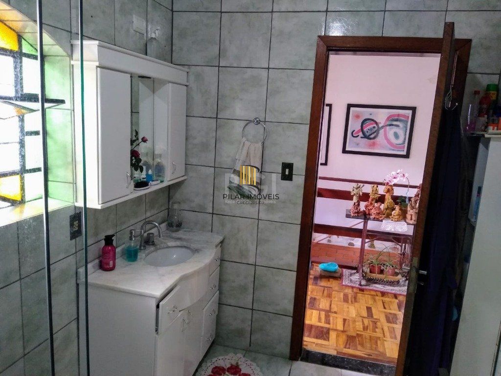 Casa para Venda - 240m², 3 dormitórios, 3 vagas - Teresópolis