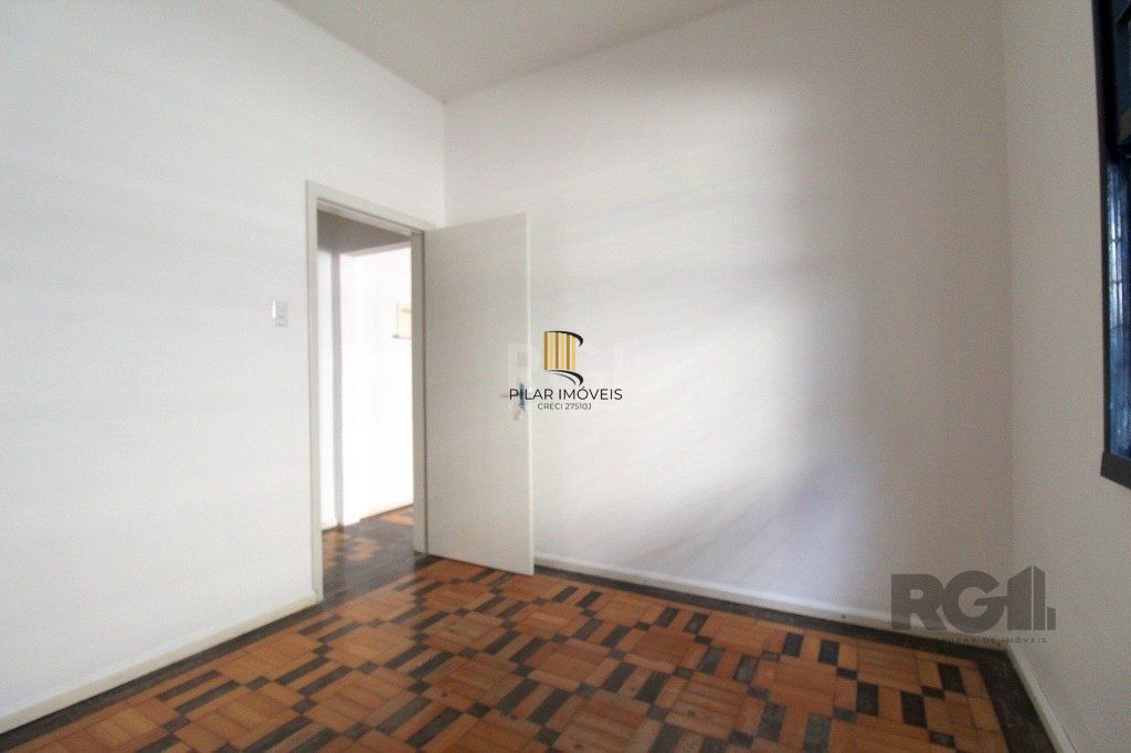Casa 6 dormitórios no bairro Teresópolis