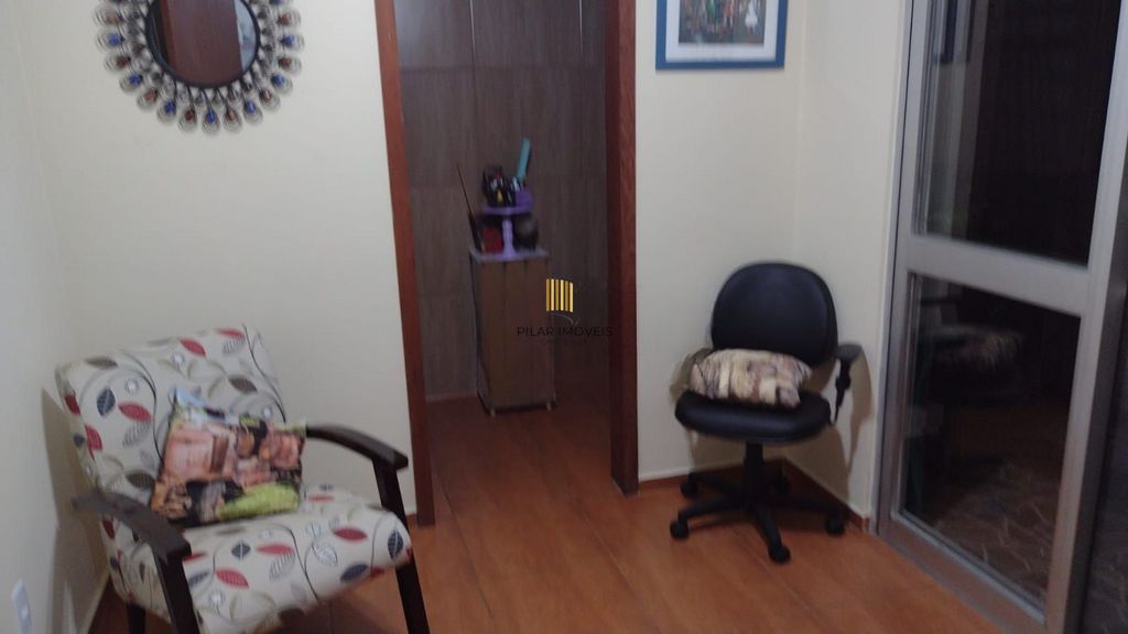 Apartamento 2 dormitórios térreo com pátio em Teresópolis