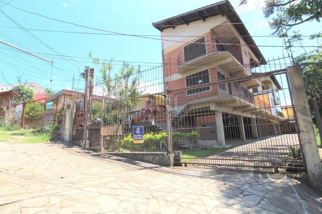 Sobrado 4 dormitórios no bairro Medianeira - Pilar Imóveis
