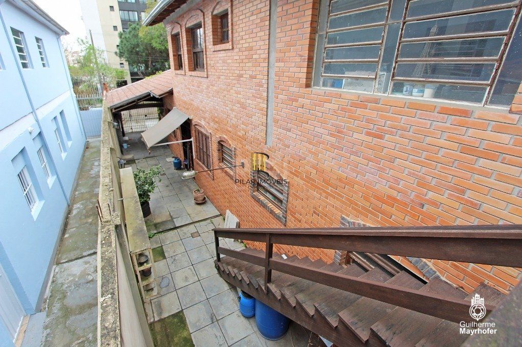 Casa para Venda - 381m², 3 dormitórios, sendo 1 suites, 4 vagas - Tristeza