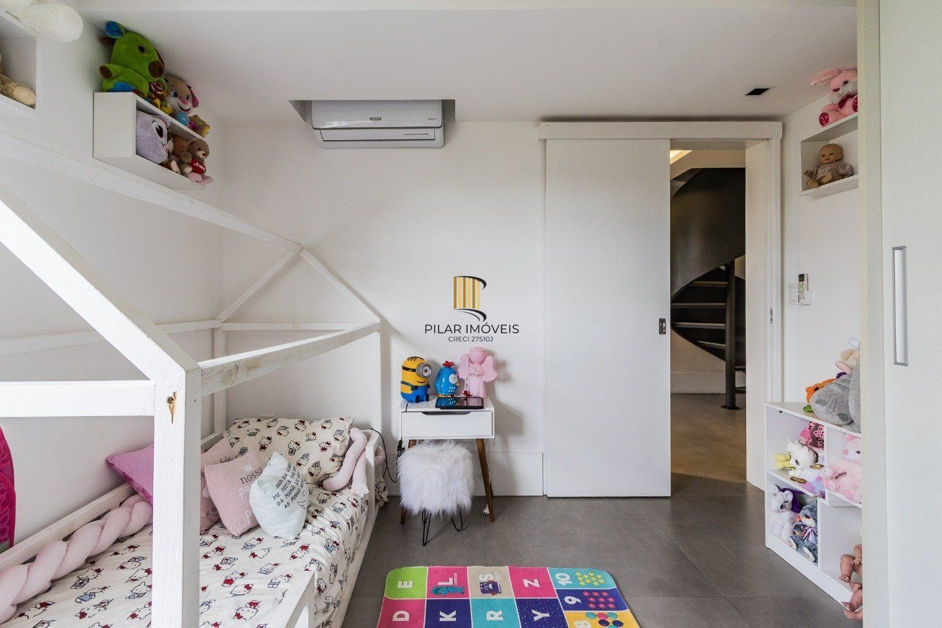 Cobertura de 3 dormitórios à venda em Mont'Serrat, Porto Alegre.