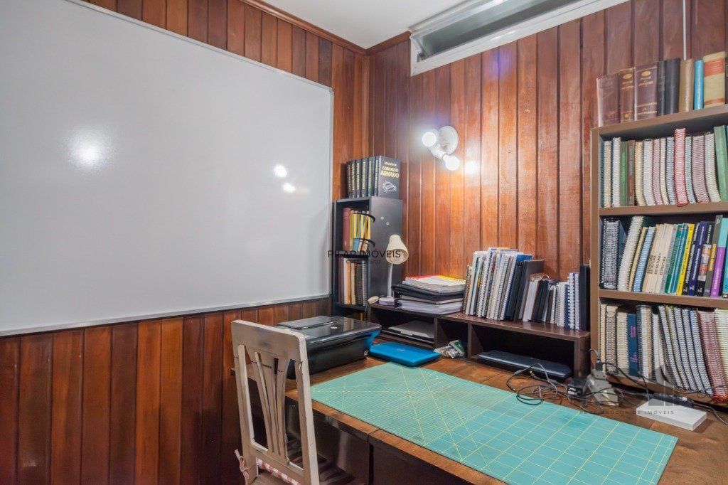 Casa 3 dormitórios no bairro Medianeira