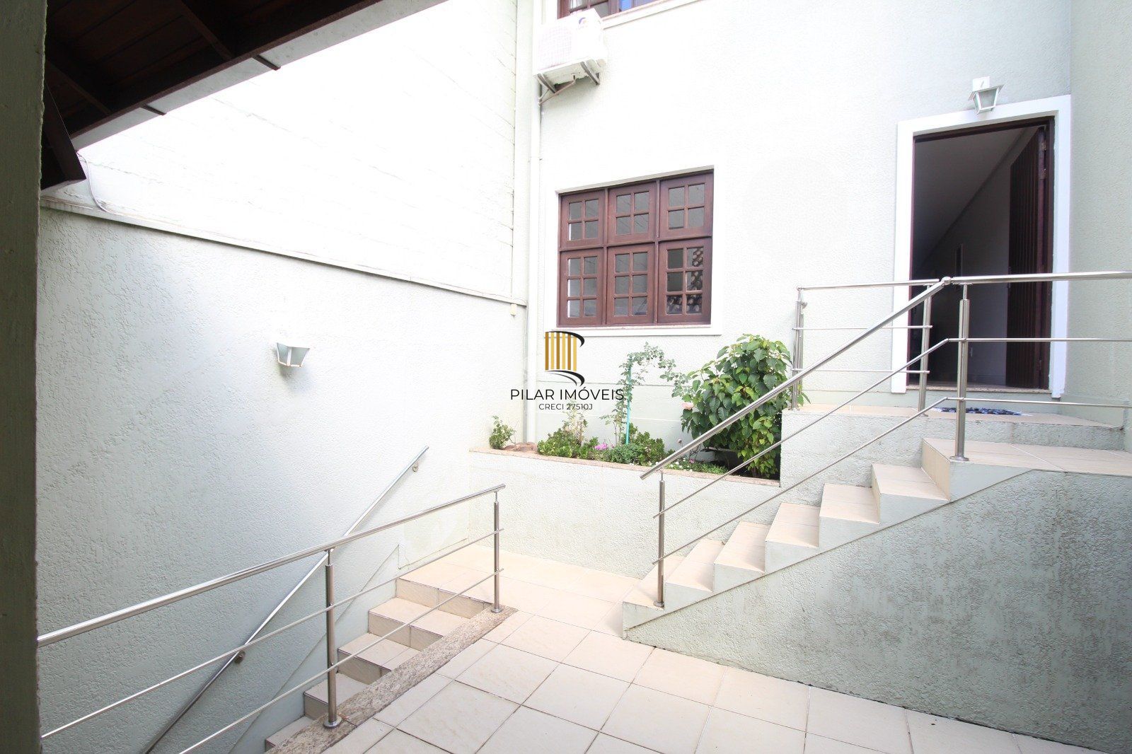 Casa de 180m² com 3 dormitórios  no bairro Ecoville, Porto Alegre