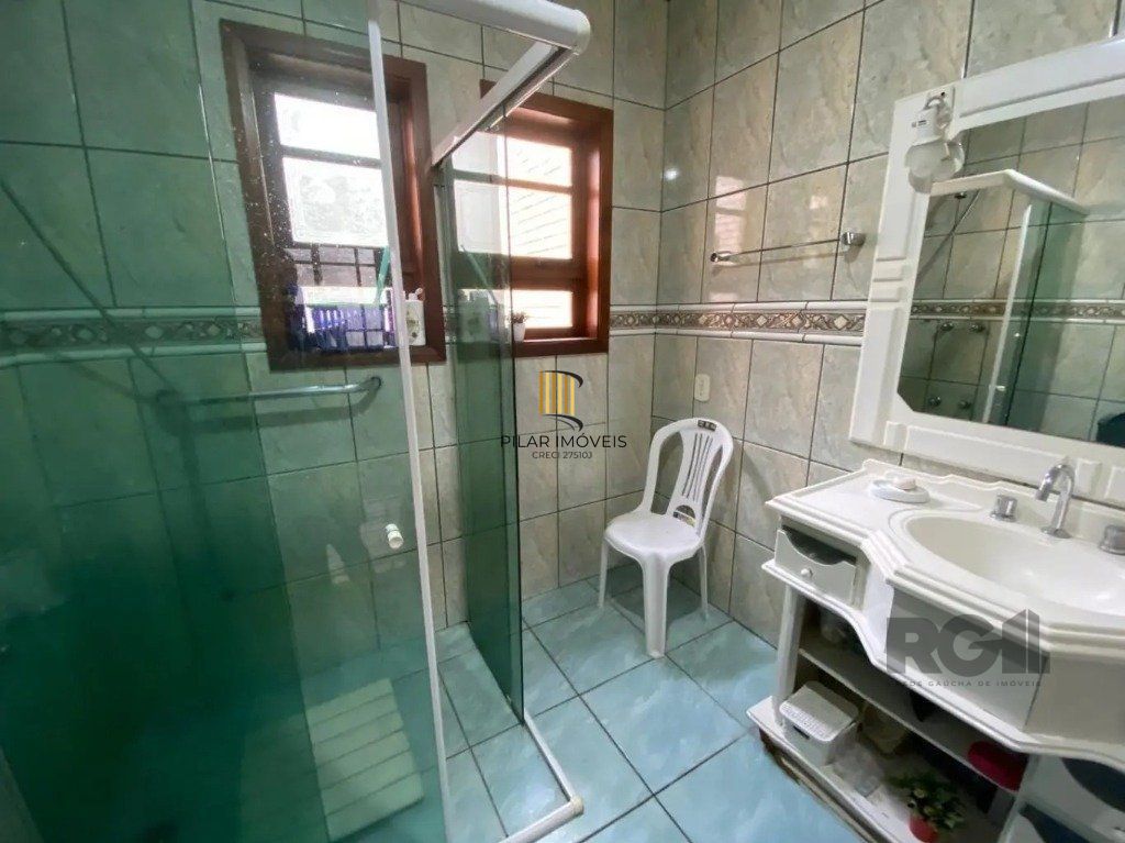 Casa com 4 dormitórios no bairro nonoai