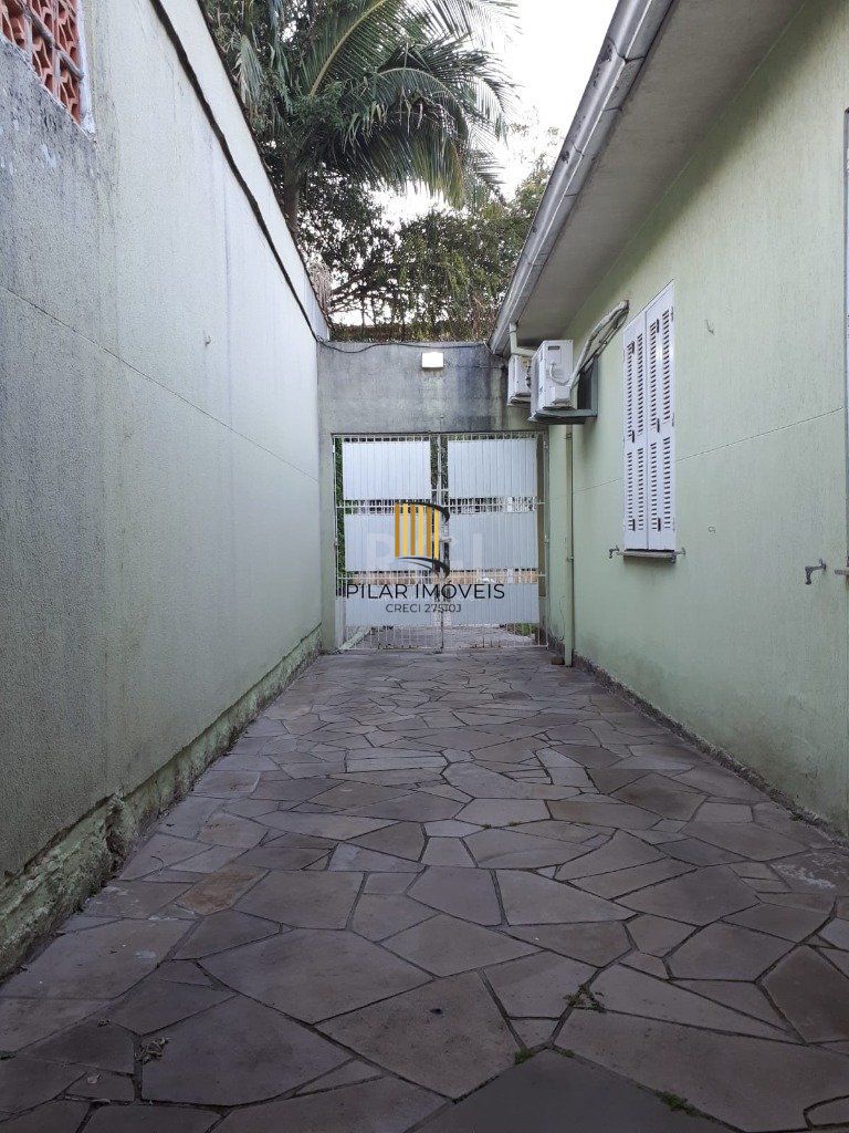 Casa para Venda - 142m², 3 dormitórios, sendo 1 suites, Partenon